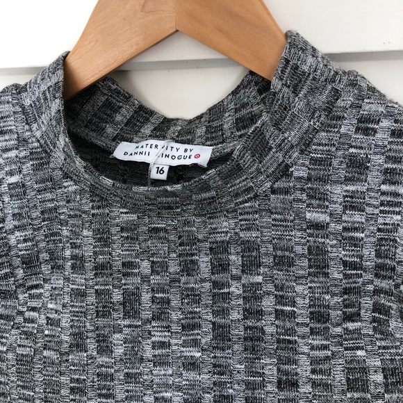 New Without tag DANNII MINOGUE MATERNITY Top - Picture 3 of 5